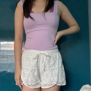 🦋White lace drawstring/ elastic shorts